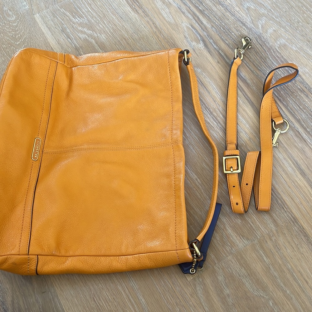 Coach Mustard Bag - Picture 4 of 7